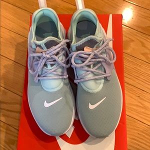 Nike women’s shoe